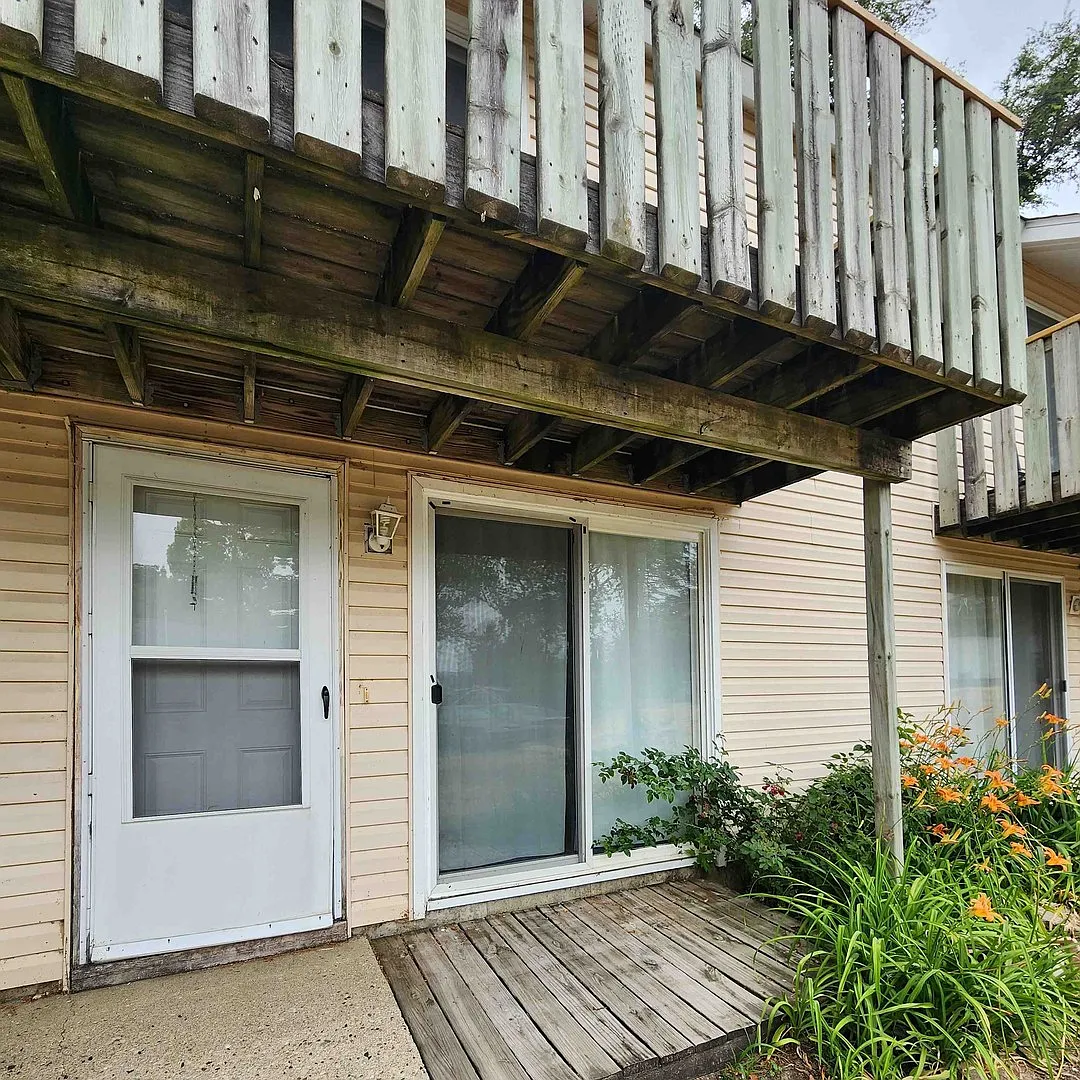 132 Cora Ave APT B photo 1