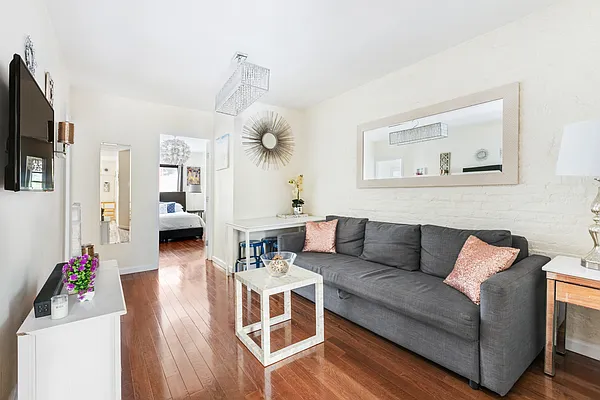 Rented by Compass | media 12