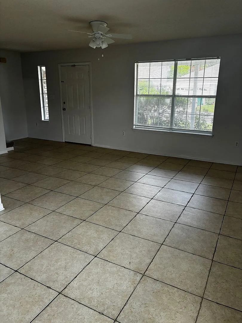 1130 Jeni Mae Court — Photo 4