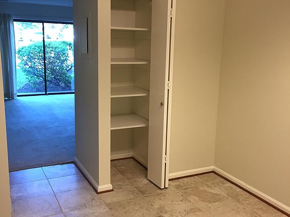 5th image of 9861 Bristol Square Ln