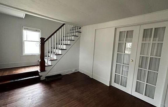 4th image of 216 Holbrook Ave #1