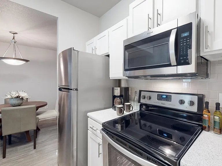 Brynwood Apartments — Photo 2