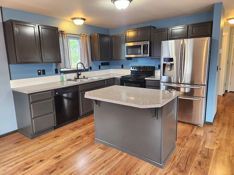 7664 Kildare Loop NW — Photo 4