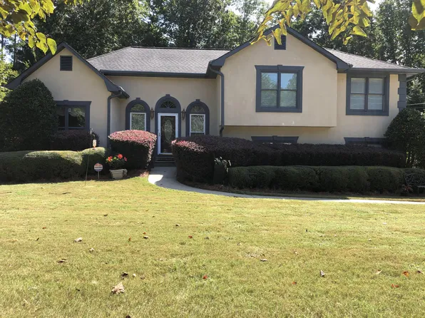 328 Lake Swan Ct, Hiram, GA 30141