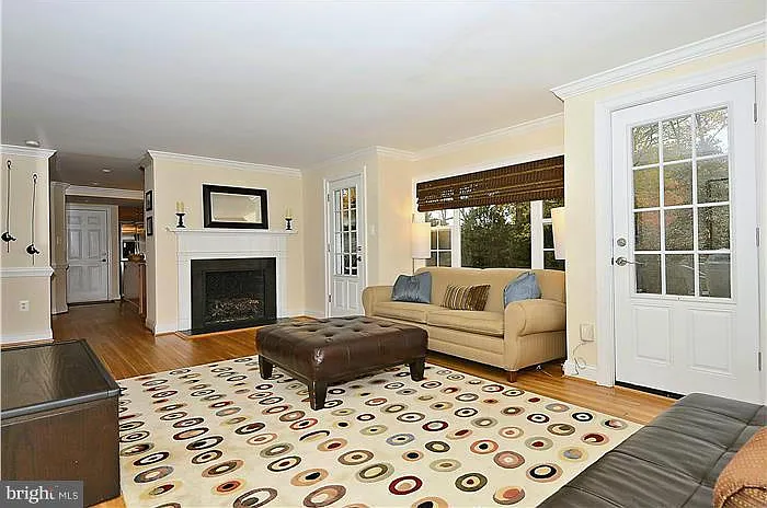 5 bed, 4.5 bath, 2502 sqft, $5,500 — Photo 3