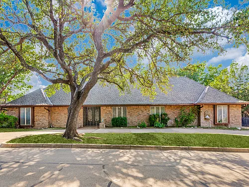 412 Oakmont Ln N #1 Photo 1