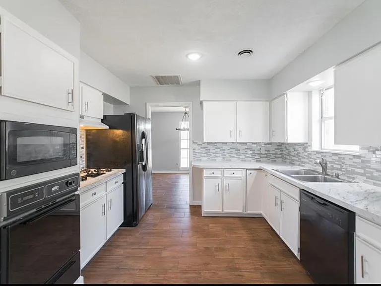 8503 Braes River Dr — Photo 4