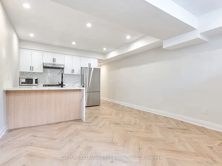 53 Boon Ave #LOWER — Photo 1
