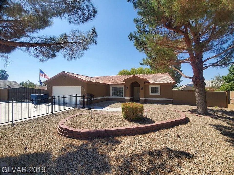 1st image of 7839 N Torrey Pines Dr