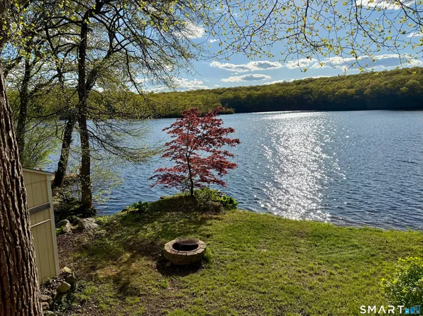 19 Lakeview Drive, Colchester, CT 06415