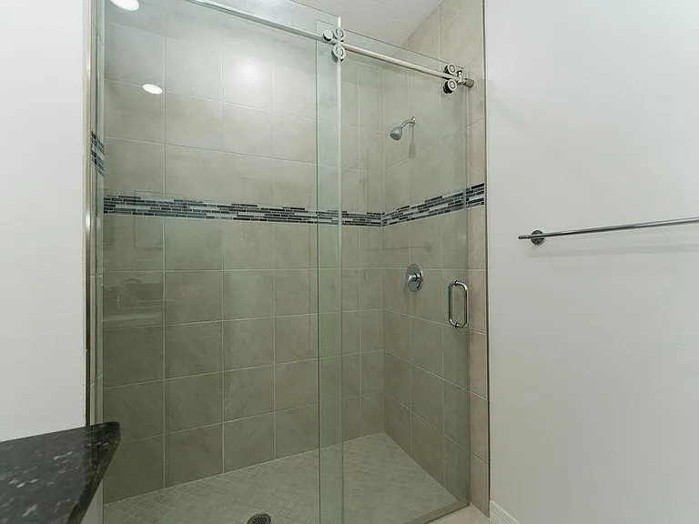 138 SW Carter Ave — Photo 45