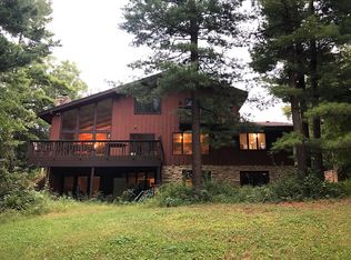 823 N Waterville Rd, Oconomowoc, WI 53066