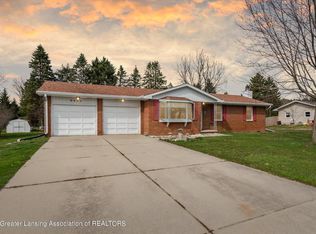 9955 Donegal Dr, Dimondale, MI 48821