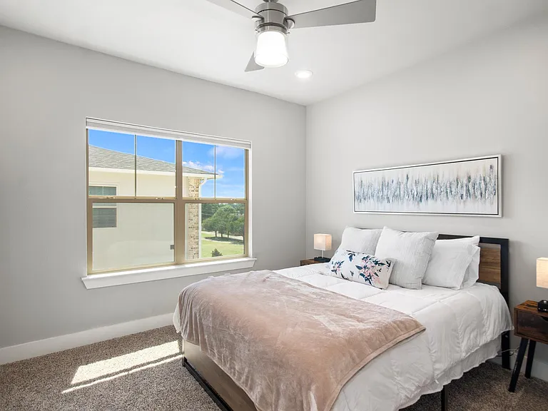 702 N Plano Rd — Photo 28