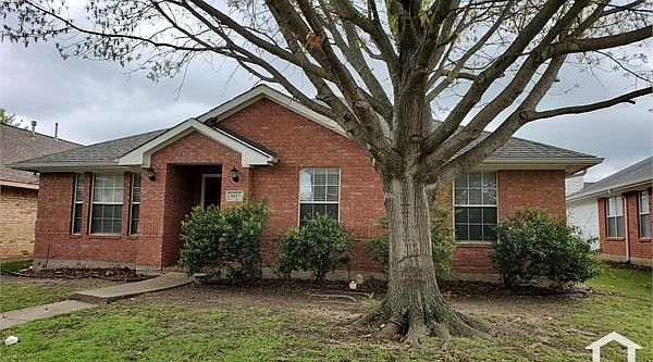 1st image of 5017 Boxwood Ln