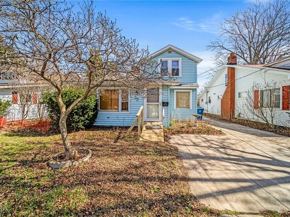 1035 Beachview Rd, Willoughby, OH 44094