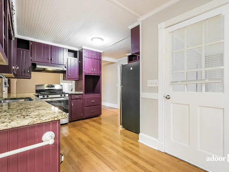 704 Clubhouse Dr SE — Photo 6
