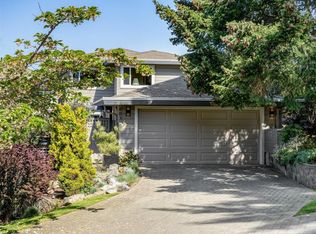 2829 Arbutus Rd #603, Saanich, BC V8N5X5