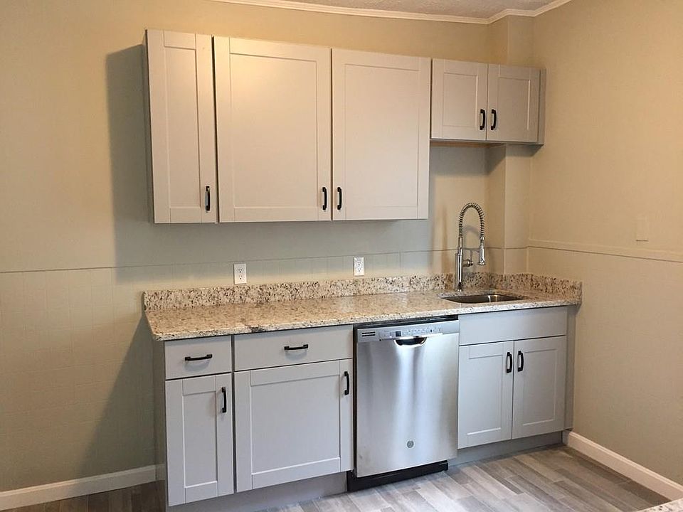 1st image of 42 Beckford St #4