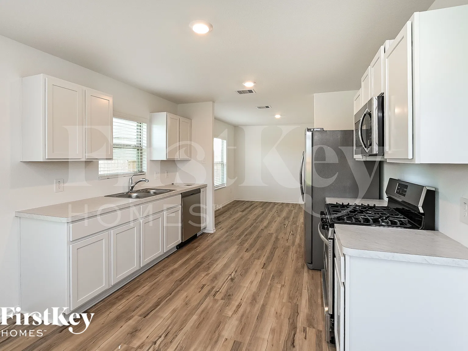4 bed, 2.5 bath, 1851 sqft, $2,210 — Photo 4