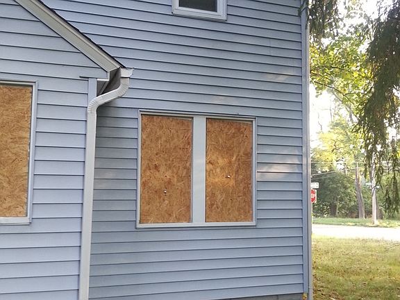 2nd image of 91 E Warren Ave