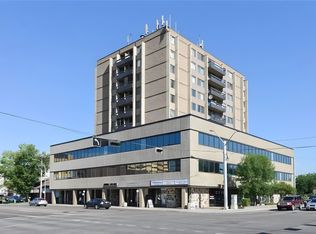 11112 101st St NW, Edmonton, AB T5G 2A2
