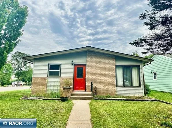 1602 13th Ave E, Hibbing, MN 55746