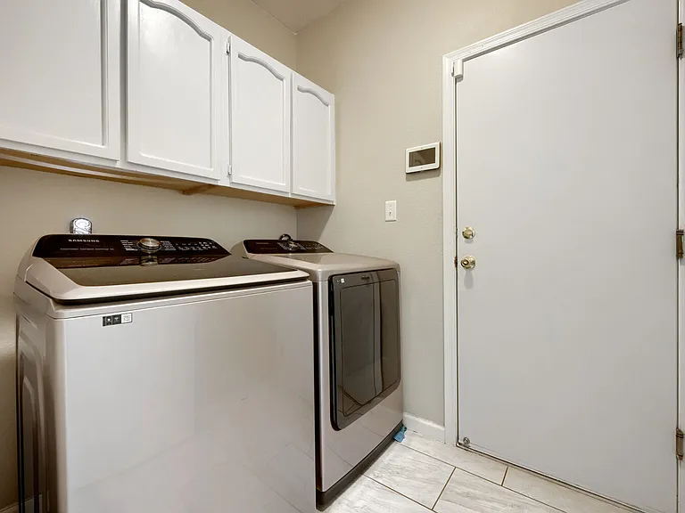 5619 W Frier Dr — Photo 17