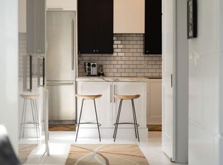 27 Pine St #8, Portland, ME 04102