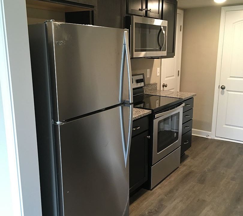 1st image of 1409 NE Mary Ct