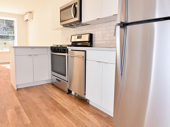 3rd image of 358 W 123rd St #1