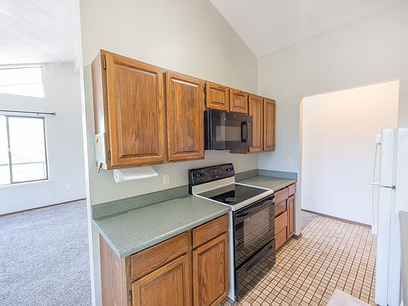 3rd image of 2562 Thorndyke Ave W APT 401