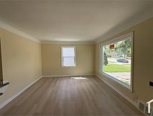 3 bed, 841 sqft, $2,750 — Photo 3