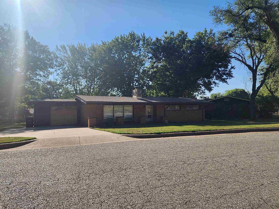 1st image of 311 N Highland Dr
