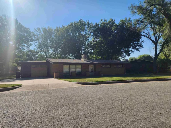 311 N Highland Dr, Arkansas City, KS 67005