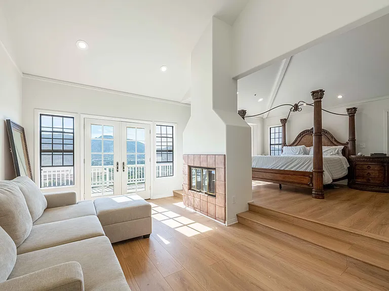 11300 Highridge Ct — Photo 27