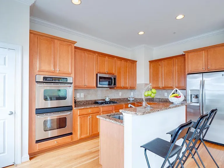 3510 Goddard Way — Photo 11