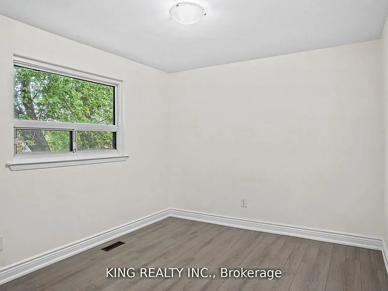 16 Wimbledon Ct — Photo 28