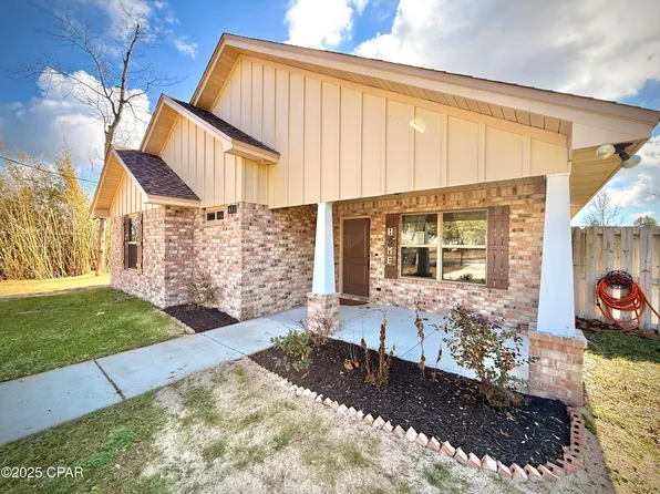 411 E 9th St, Lynn Haven, FL 32444