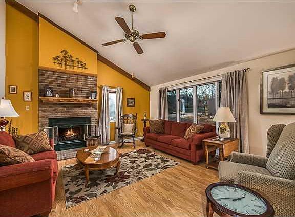 3rd image of 2333 Peterson Dr