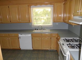 1110 Malvern Ln, Hanahan, SC 29410