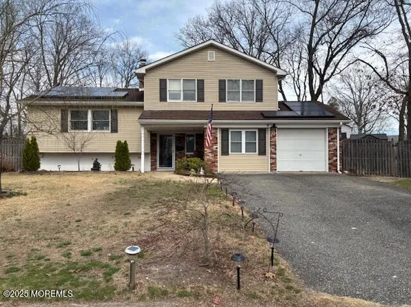 9 Brunswick Circle, Howell, NJ 07731