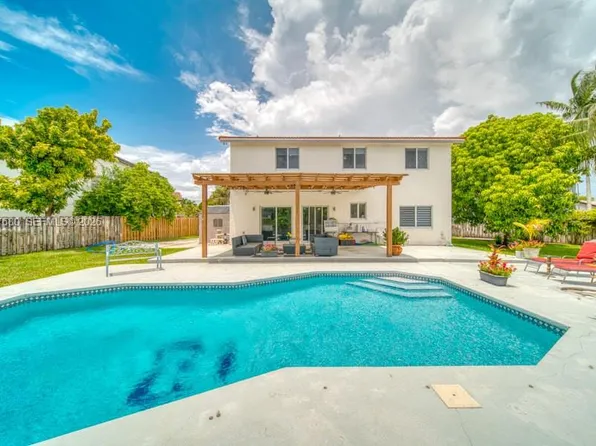 8611 SW 207th Ter, Cutler Bay, FL 33189