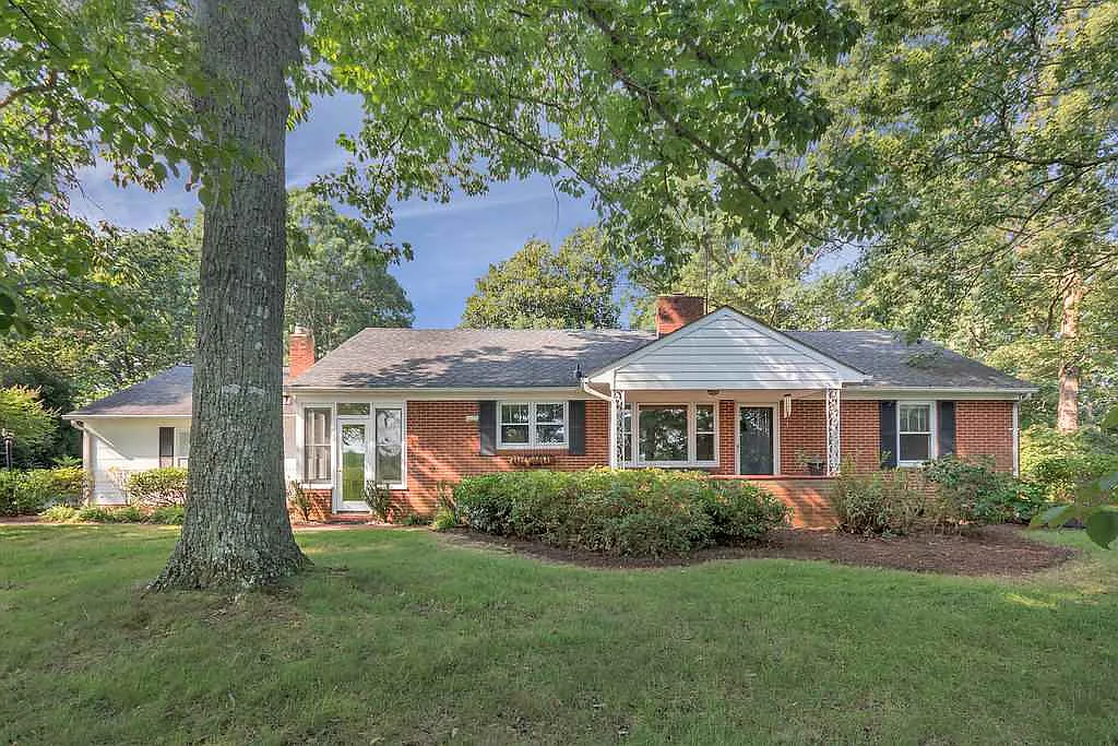 3076 W River Rd photo 1