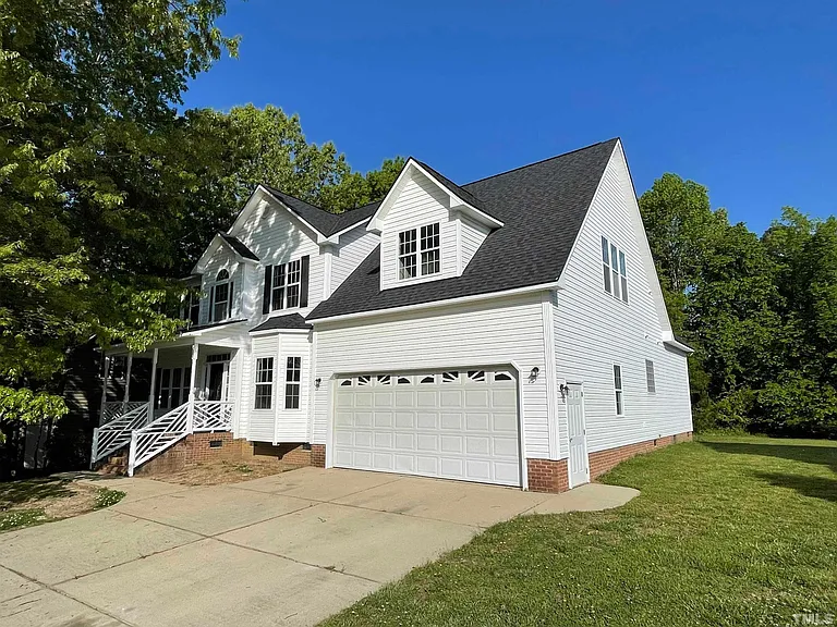 112 Worthington Ct — Photo 2