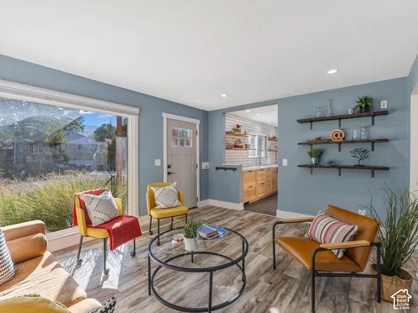 2878 S McClelland St, Salt Lake City, UT 84106