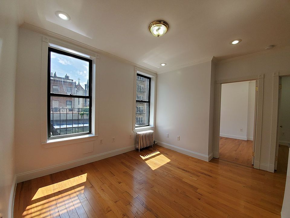 1st image of 330 W 15th St APT 3D