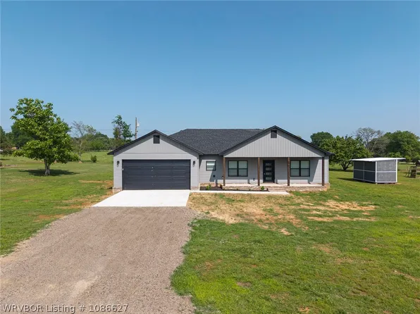 101 Hall Ln, Pocola, OK 74902