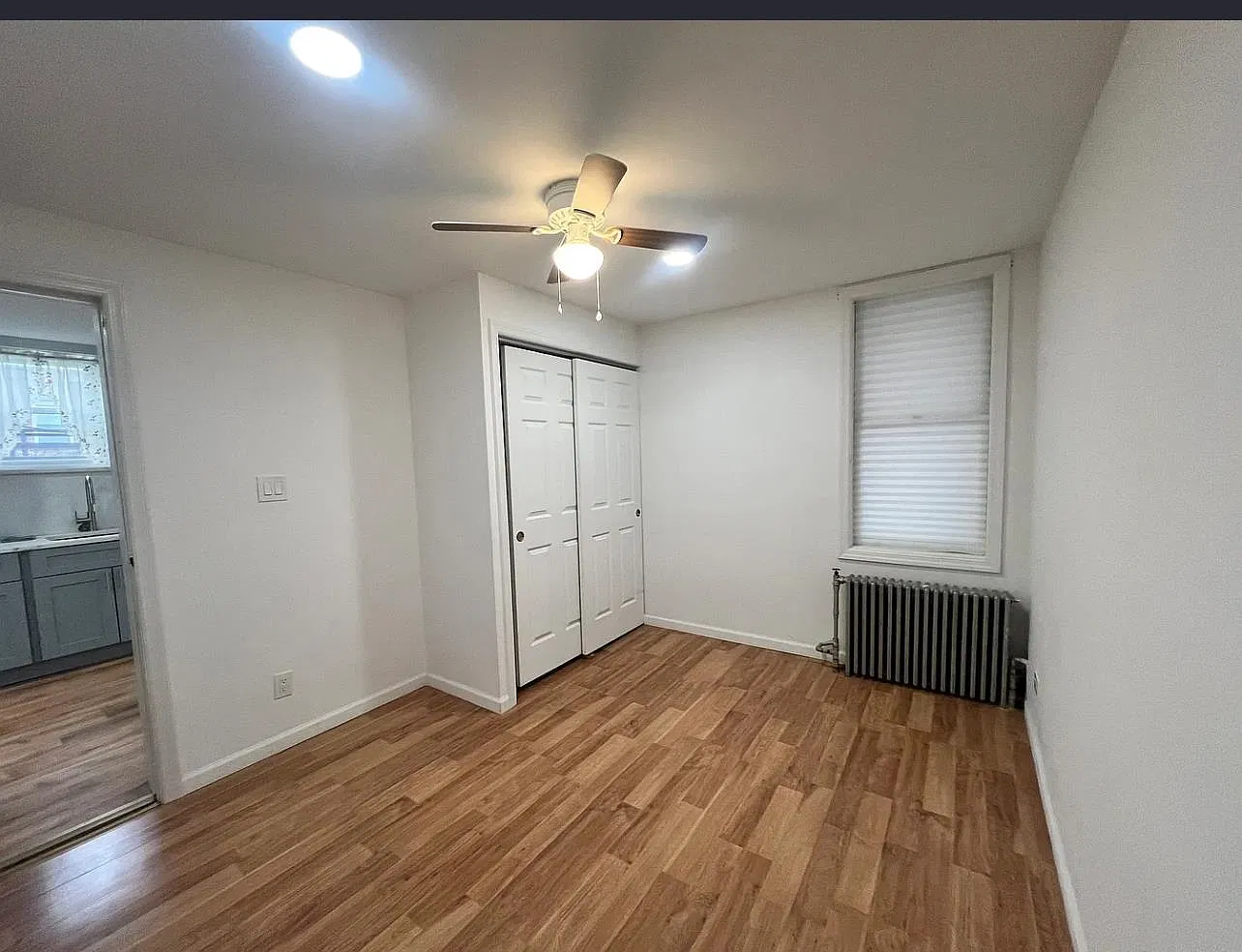 3 bed, 1.0 bath, 900 sqft, $2,500 — Photo 2