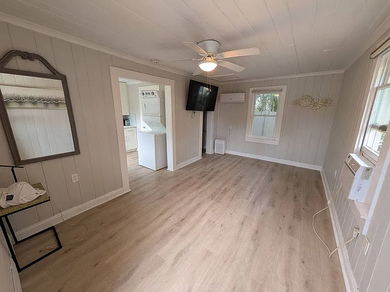 2562 Loma Linda St #R — Photo 6